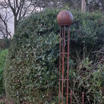 Rose Pillar